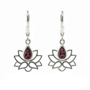 Обеци с висящ лотос и скъпоценен камък Сребърни, гранат